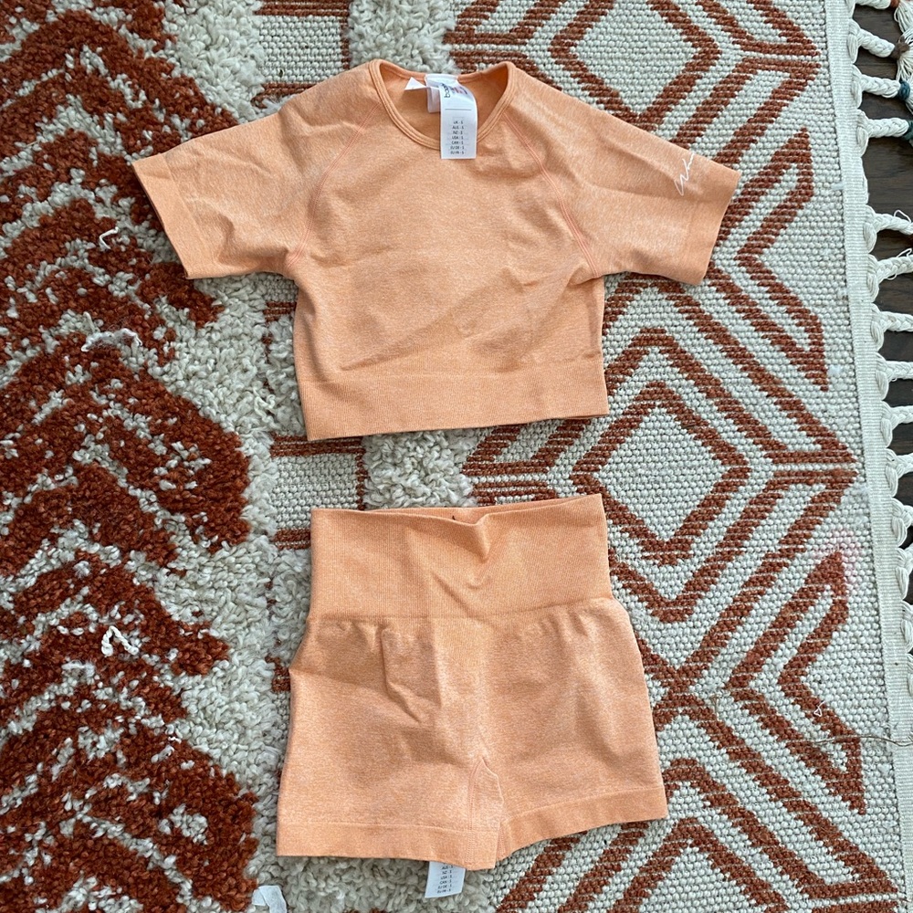 NWOT Boohoo seamless set size small